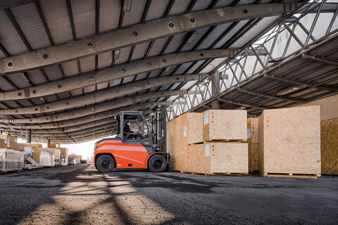 Toyota Material Handling: Toyota Traigo 80 4-ruote 8t @900mm BC_8