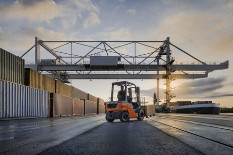 Toyota Material Handling: Toyota Tonero Diesel 1.8t_1