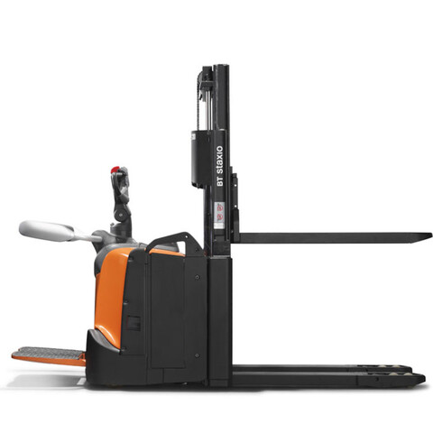 Toyota Material Handling: BT Staxio con pedana opertore per doppio stoccaggio 2.0t _2
